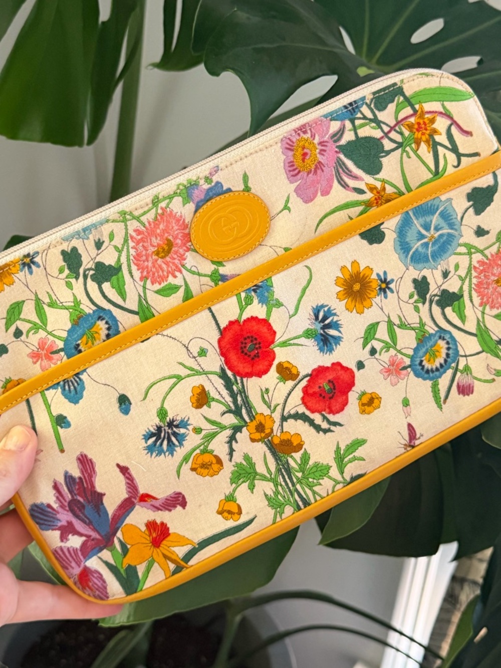 Authentic: Gucci Flora Clutch converted to bag